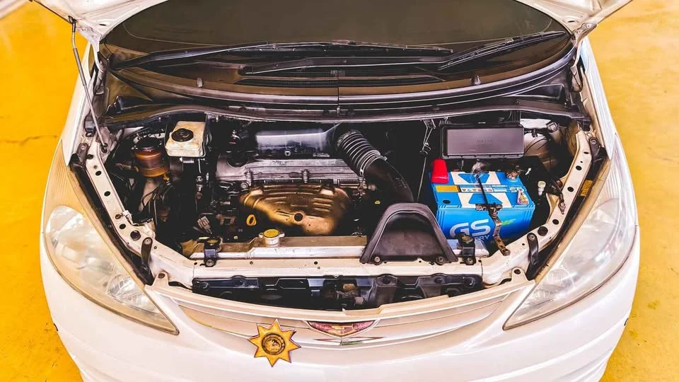 2003 Toyota Estima II 2