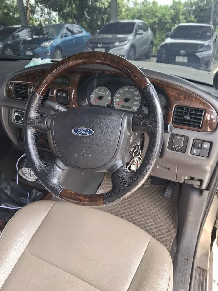 2003 Ford Everest I 3