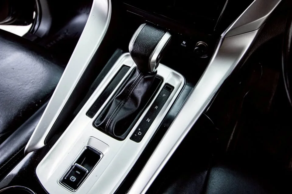 2016 Mitsubishi Pajero Sport III 2