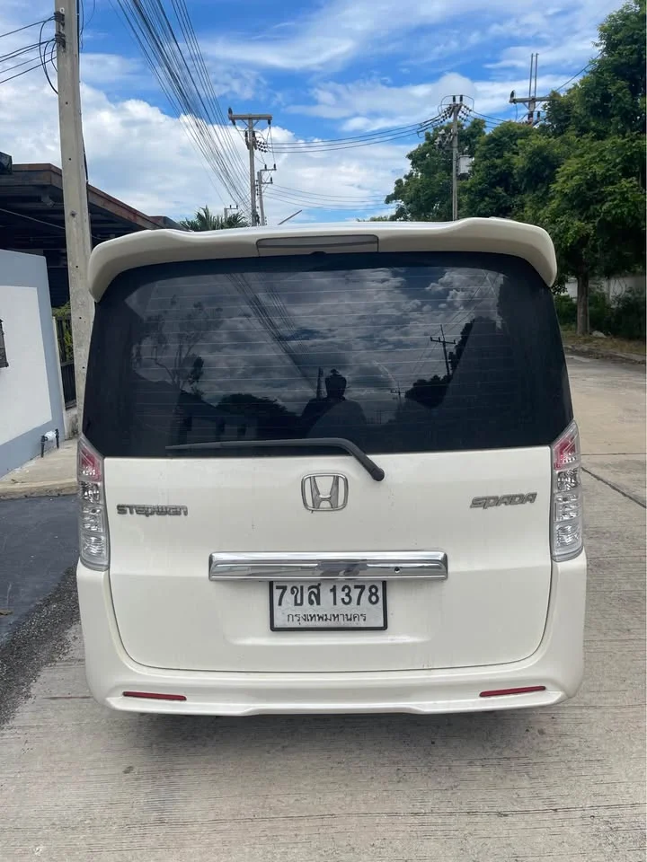 2012 Honda Stepwgn IV 2