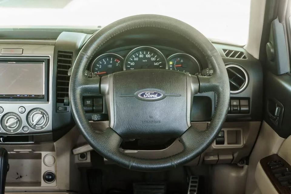 2012 Ford Everest I 3