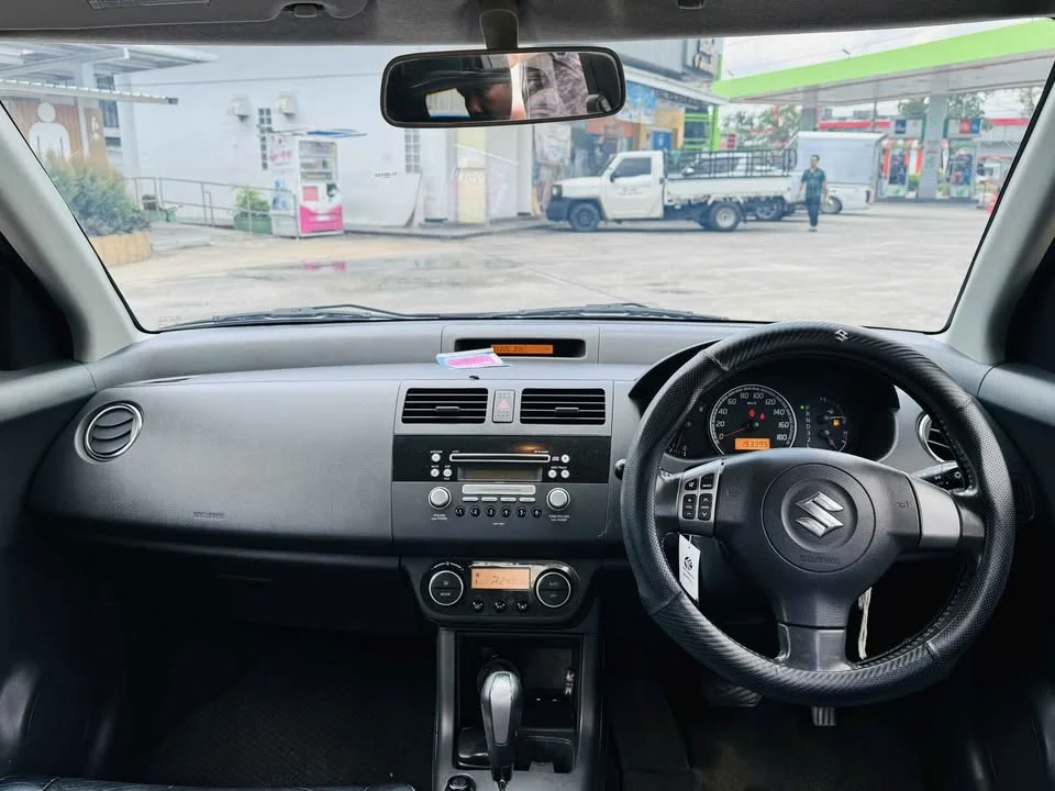 2011 Suzuki Swift I 3