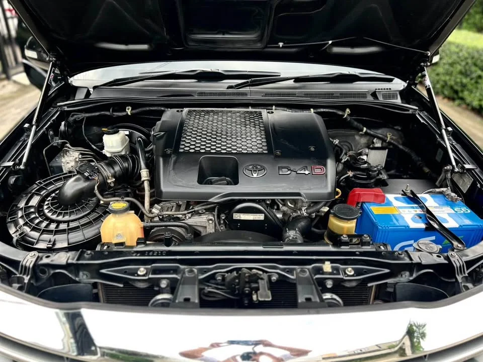 2012 Toyota Fortuner I 3
