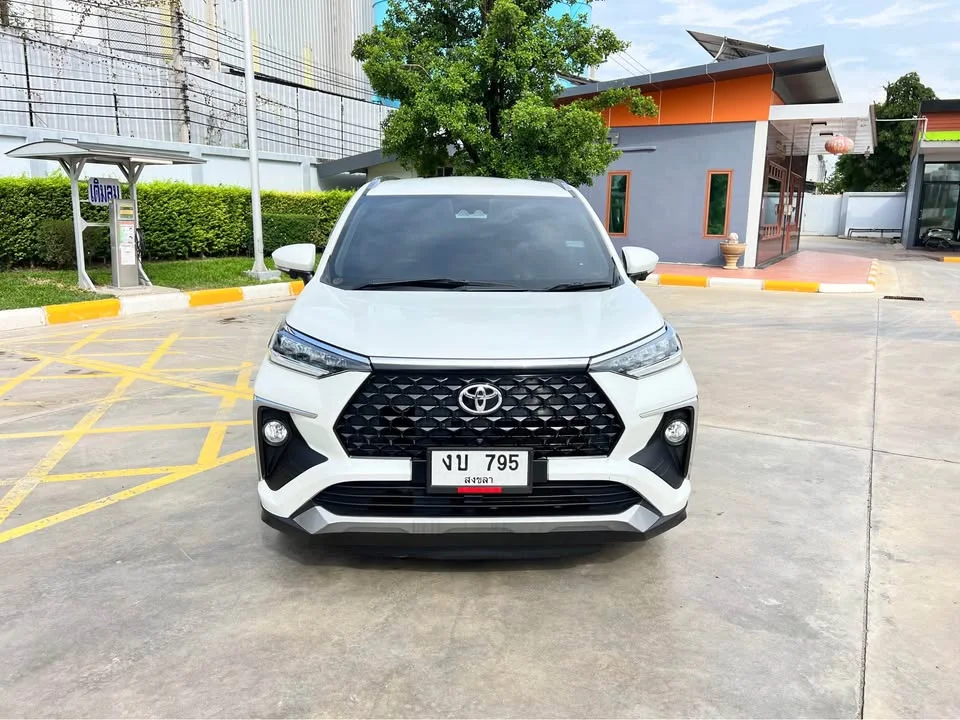 2023 Toyota Veloz III 2