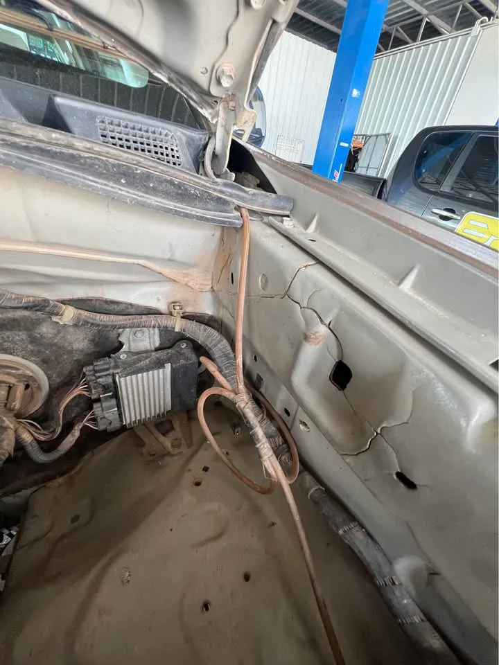 2004 Toyota Hilux VII 3