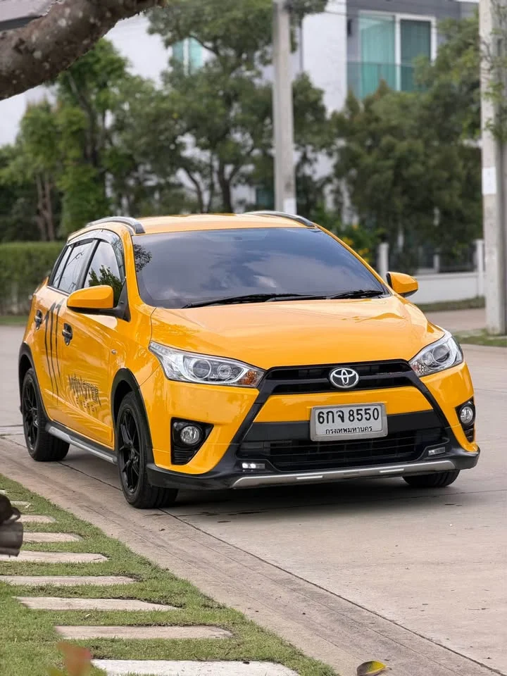 2017 Toyota Yaris III 2