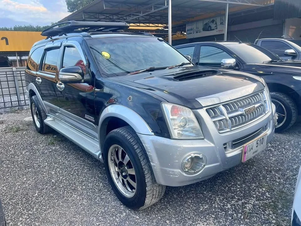 2008 Isuzu MU-7 2