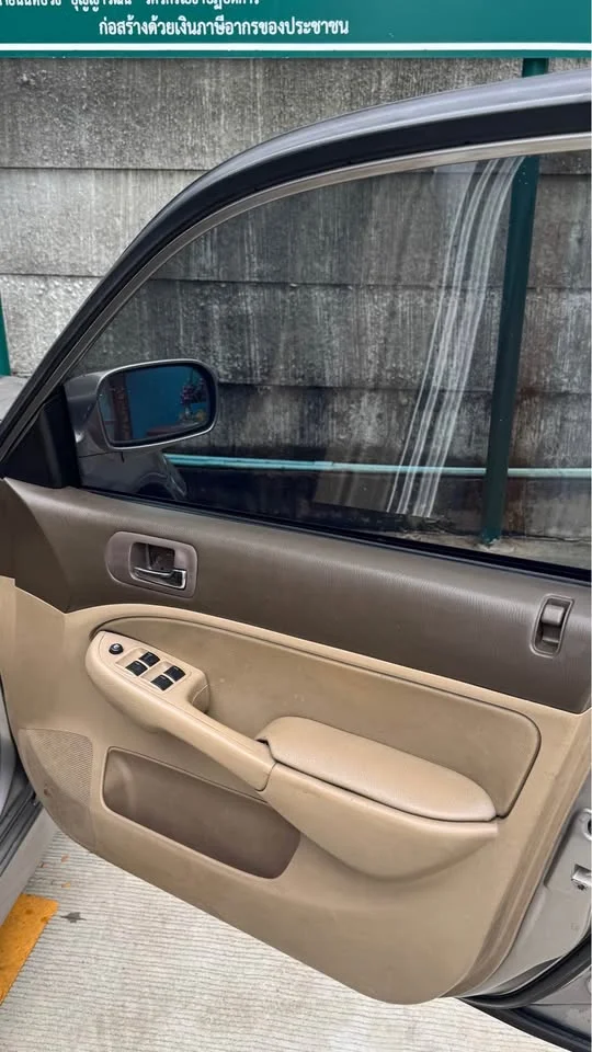 2004 Honda Civic VII 2