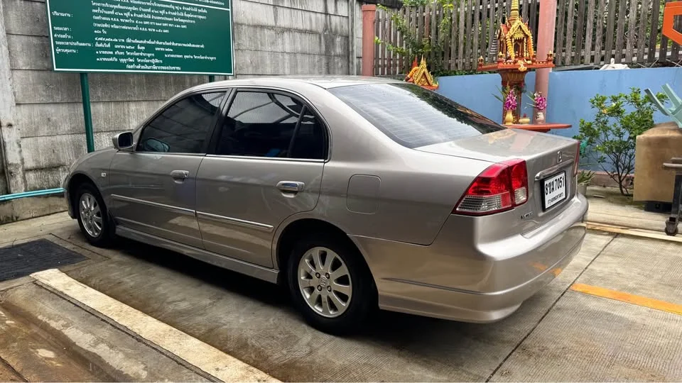 2004 Honda Civic VII 3