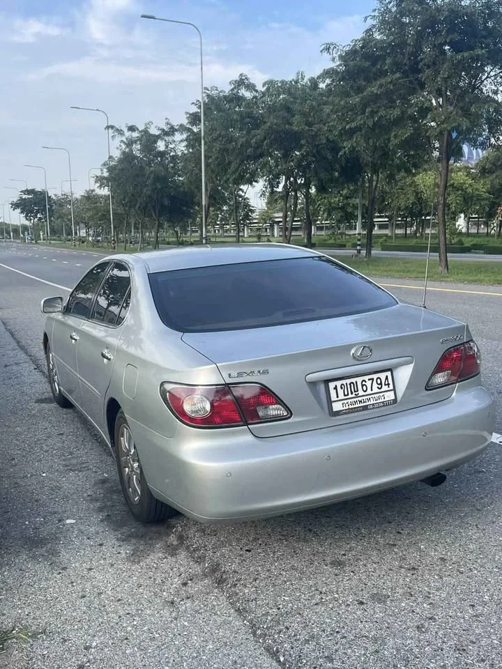 2002 Lexus ES IV 3