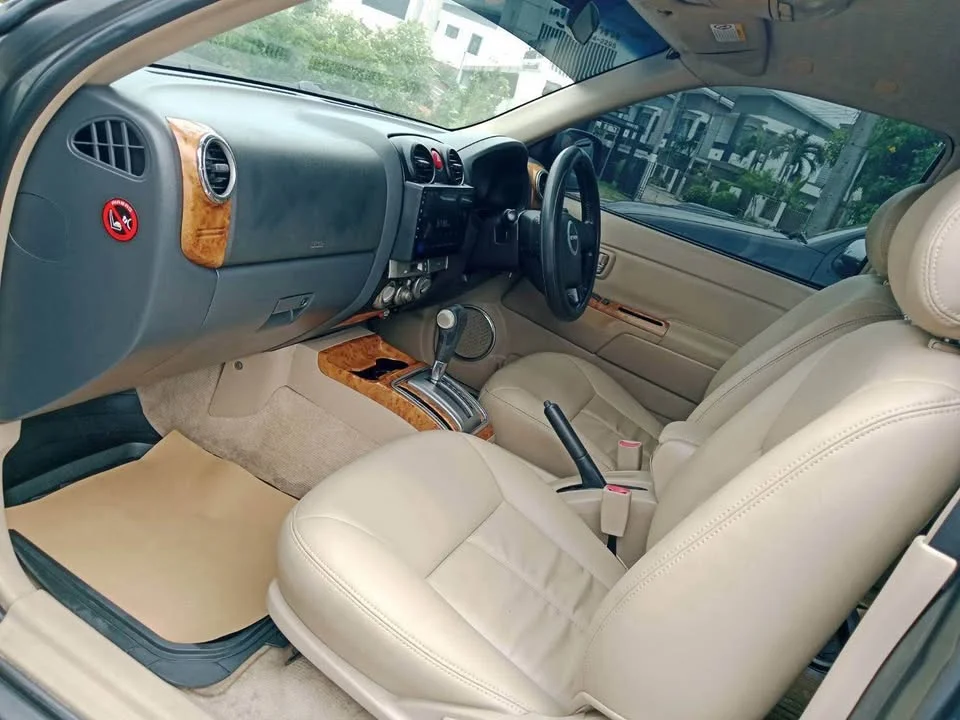 2009 Isuzu MU-7 3