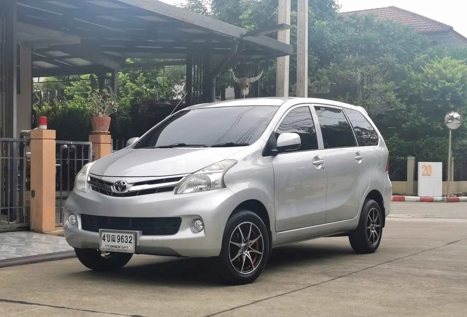 2012 Toyota Avanza II 2