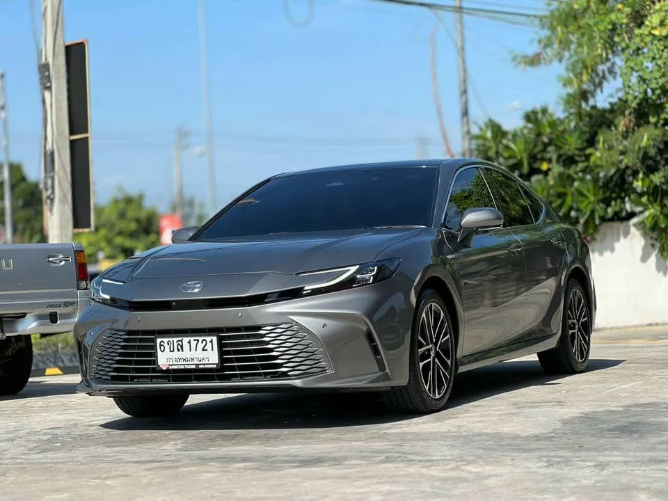 2025 Toyota Camry VIII (XV70) 2