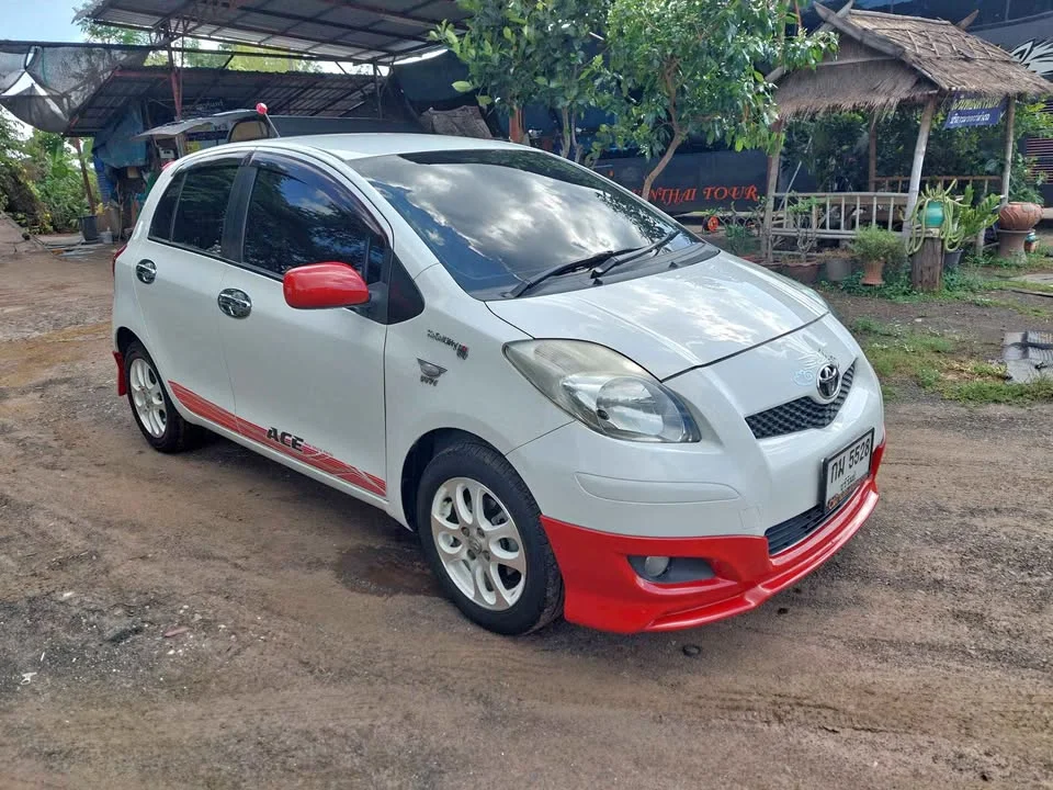 2011 Toyota Yaris II 3