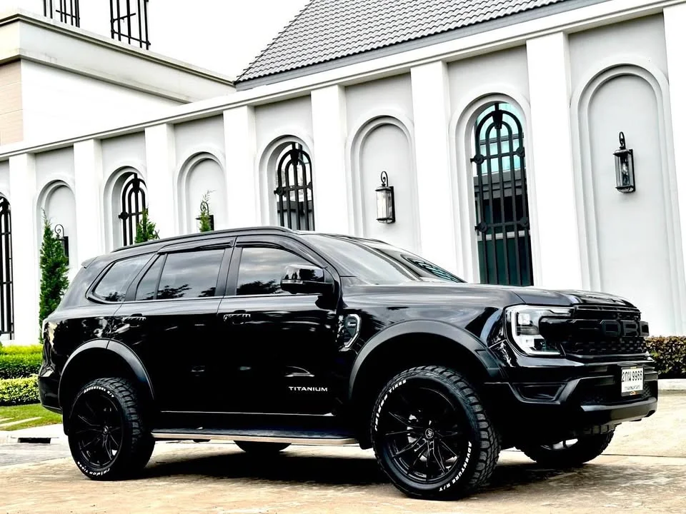 2023 Ford Everest III 2