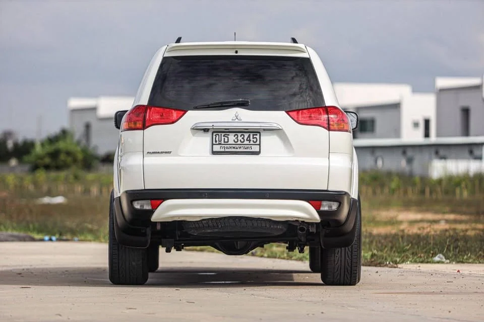 2010 Mitsubishi Pajero Sport II 2