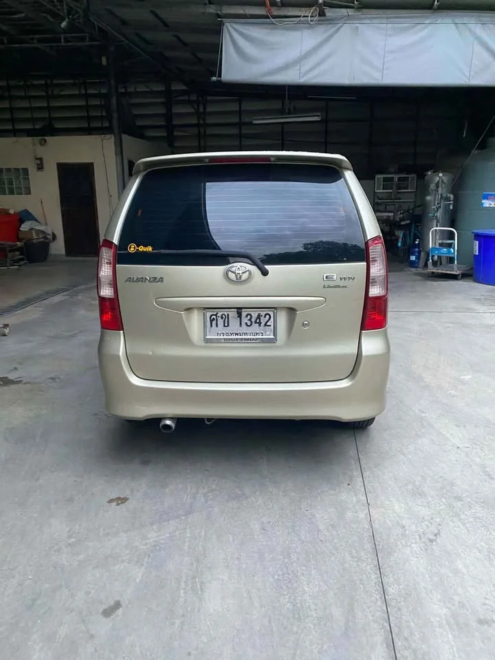 2004 Toyota Avanza I 3