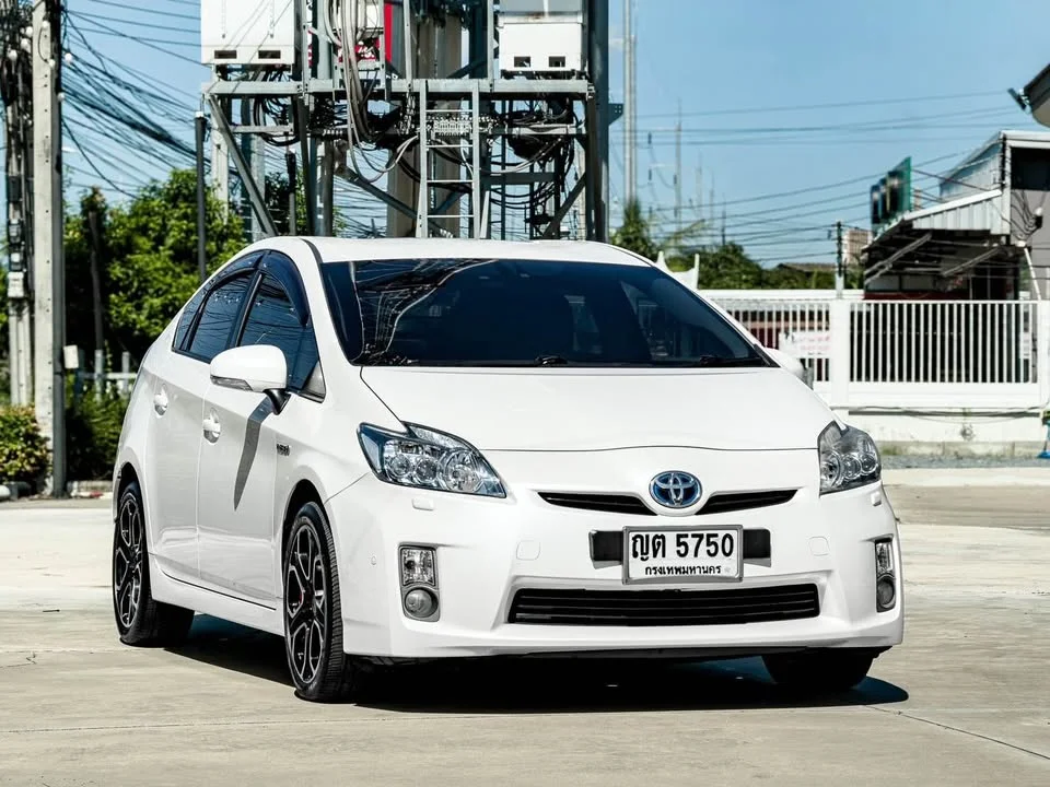 2011 Toyota Prius III 3