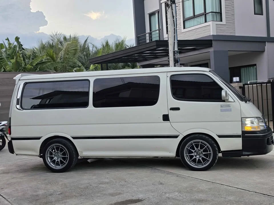 2004 Toyota Commuter IV (H100) 2