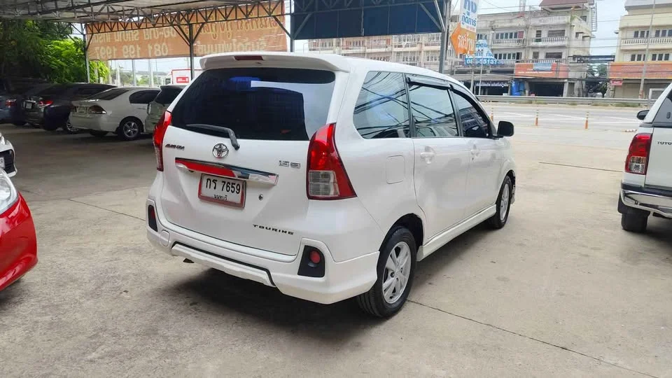 2013 Toyota Avanza II 2
