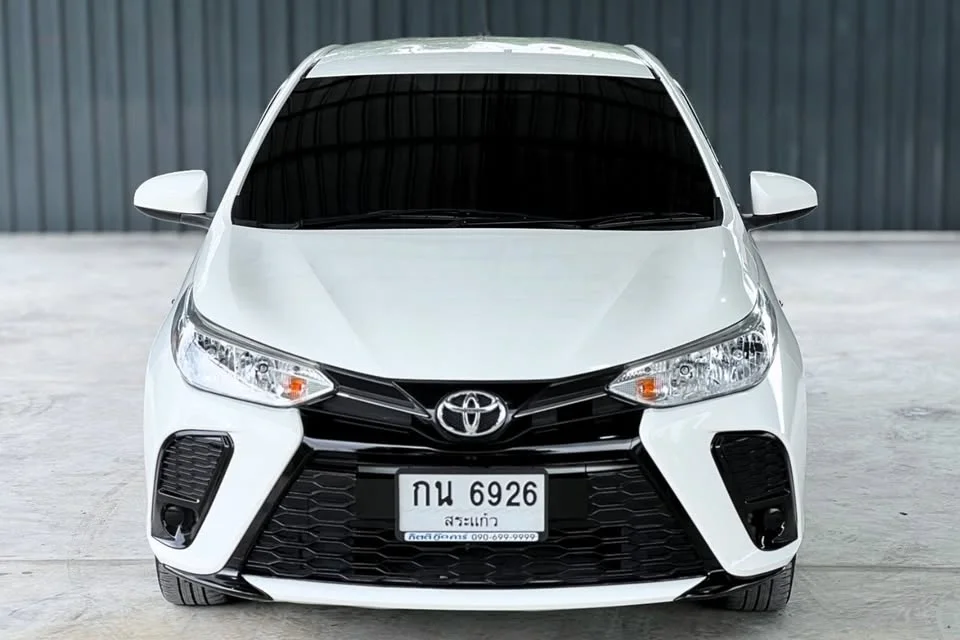 2022 Toyota Yaris III 2
