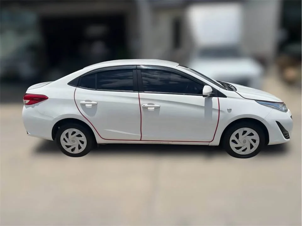 2020 Toyota Yaris ATIV III 3