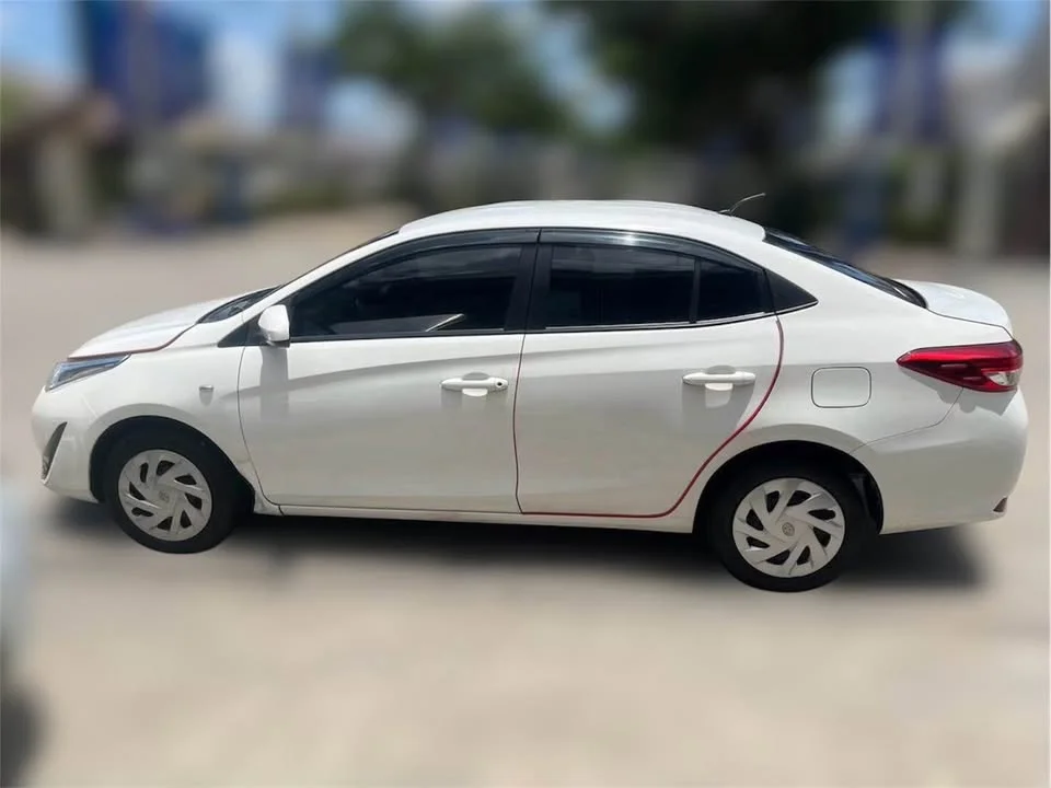 2020 Toyota Yaris ATIV III 2
