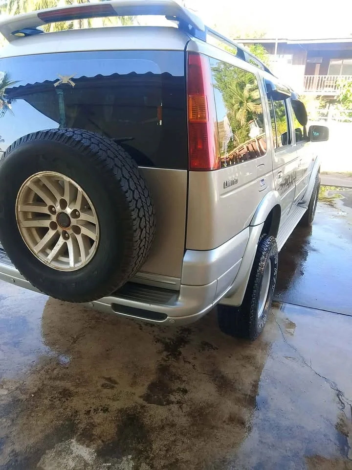 2004 Ford Everest I 2