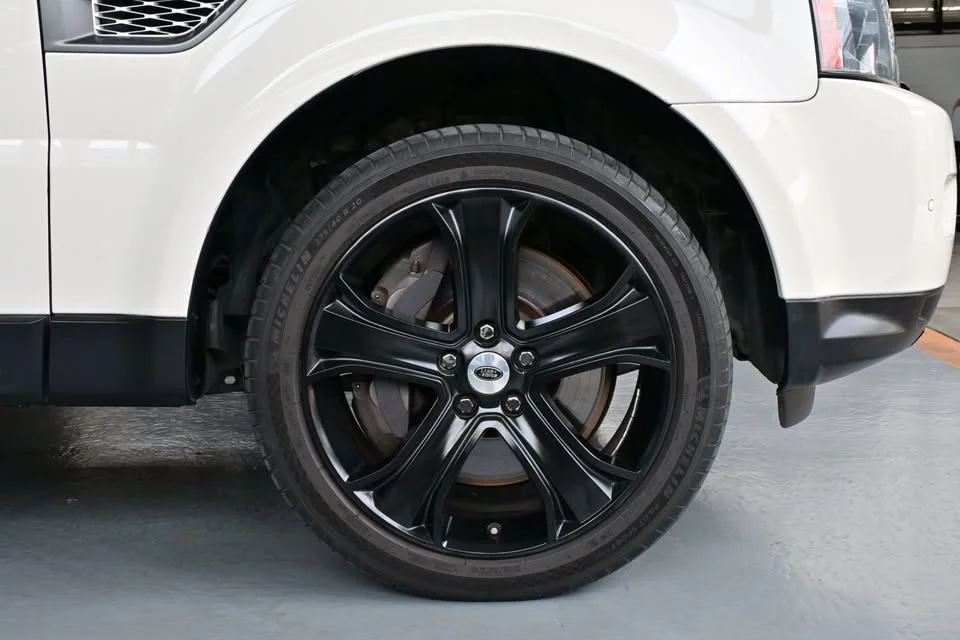 2010 Land Rover Discovery II 4 3