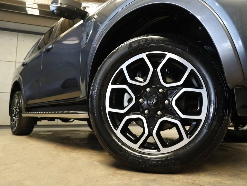 2025 Ford Everest III 2