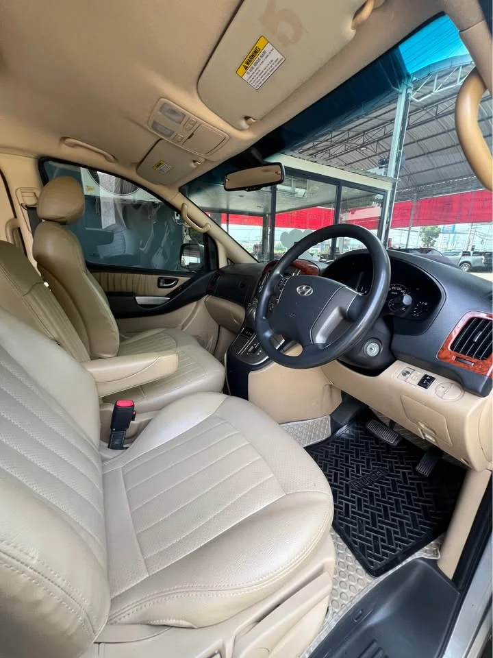 2012 Hyundai H-1 II 2