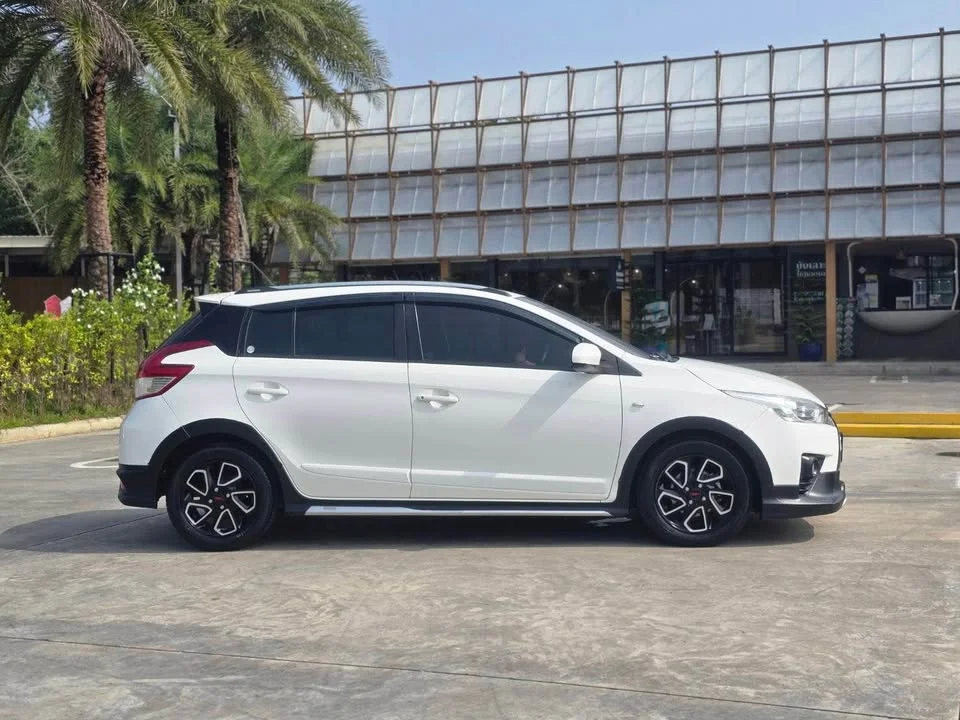 2017 Toyota Yaris III 2