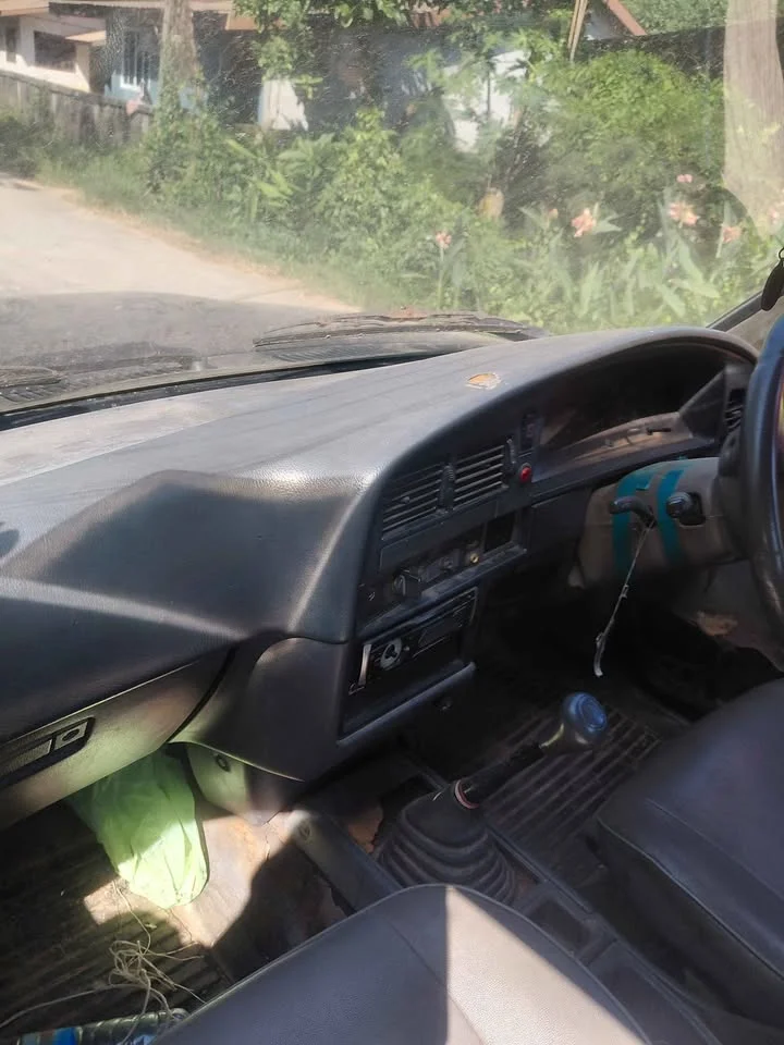 1987 Toyota Hilux Mighty-X V 3