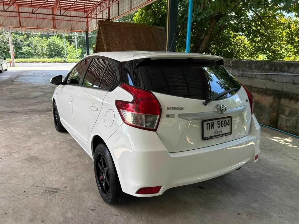 2015 Toyota Yaris III 2