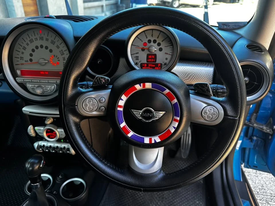 2010 Mini Hatch  III 2