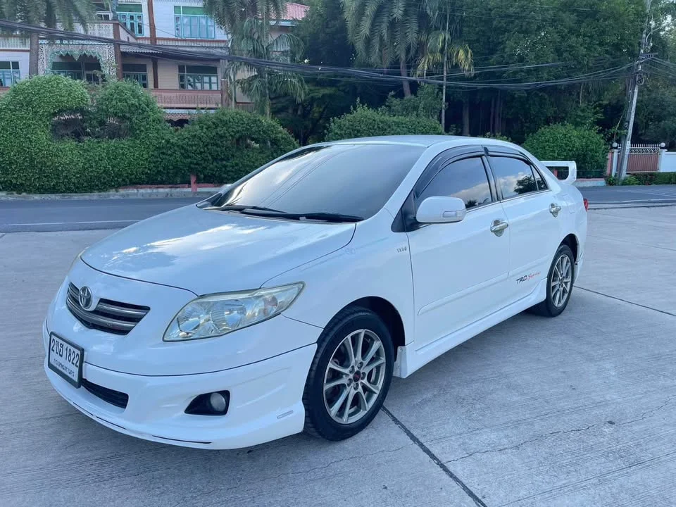 2010 Toyota Corolla Altis X (E140) 3