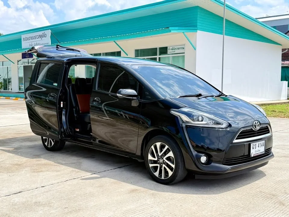 2016 Toyota Sienta II 2
