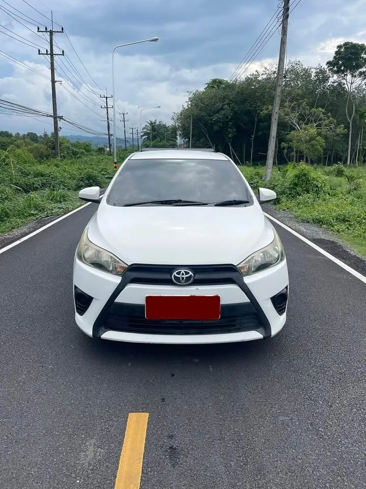 2014 Toyota Yaris III 2