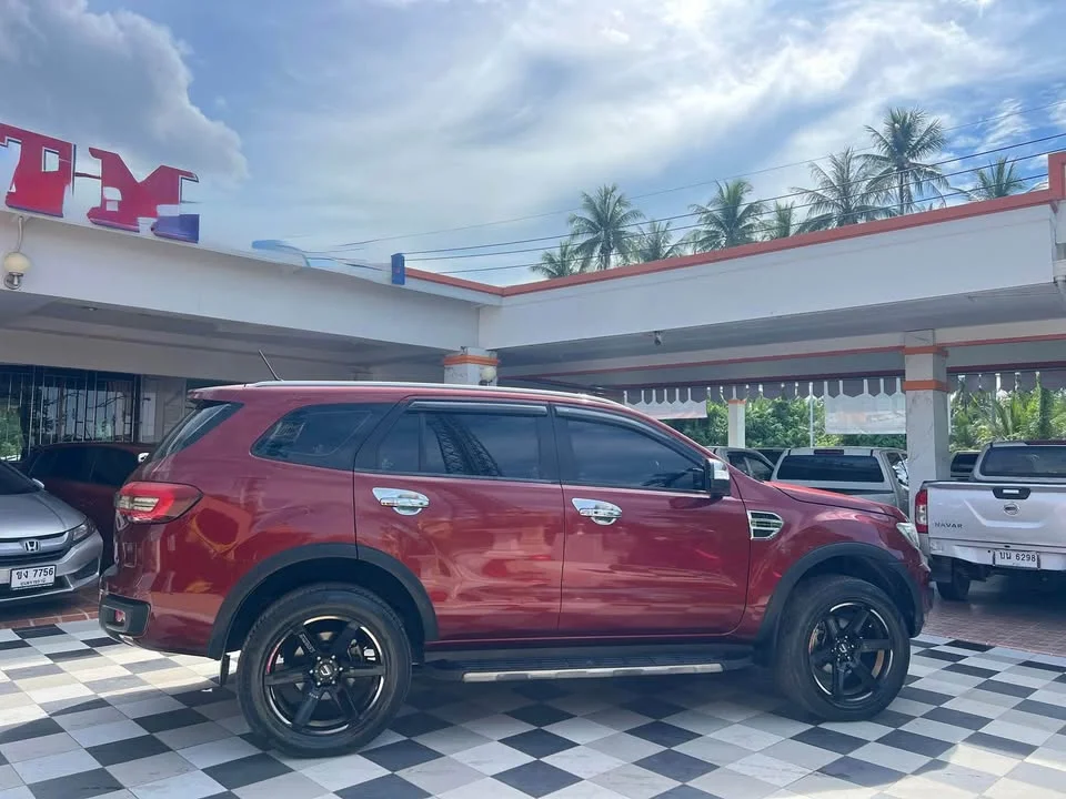 2019 Ford Everest II 3