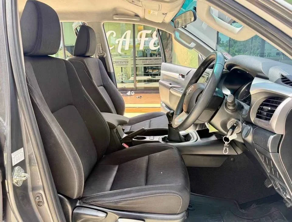 2020 Toyota Hilux VIII 2