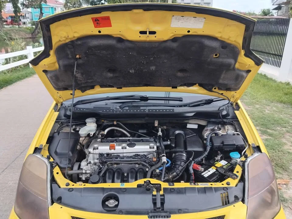 2003 Honda Stream I 3