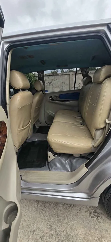 2012 Toyota Innova I 2