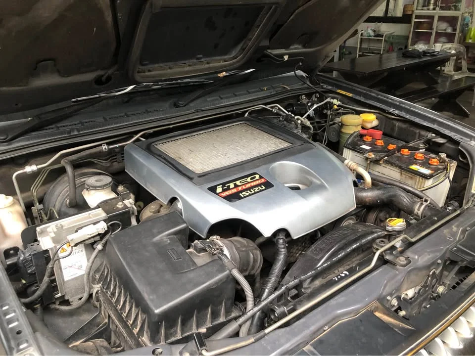 2008 Isuzu MU-7 2