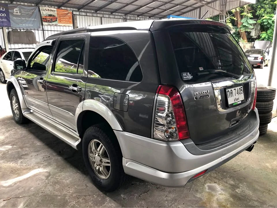 2008 Isuzu MU-7 3