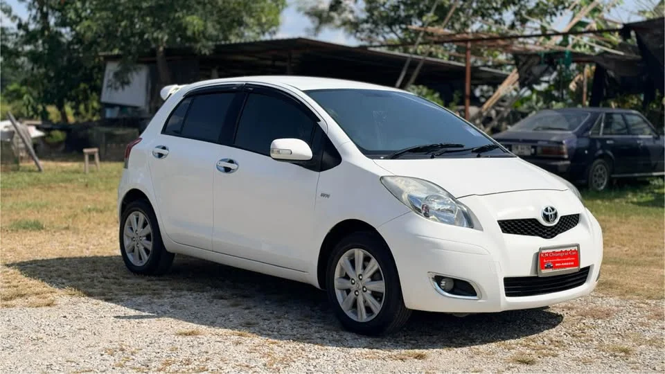 2011 Toyota Yaris II 3