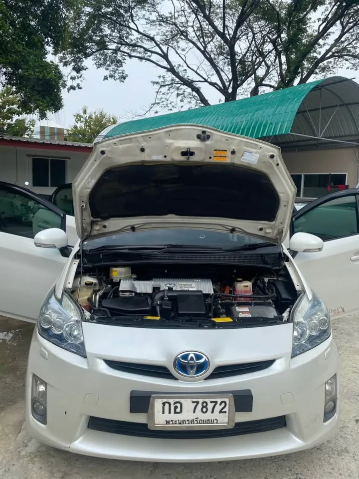 2011 Toyota Prius III 3