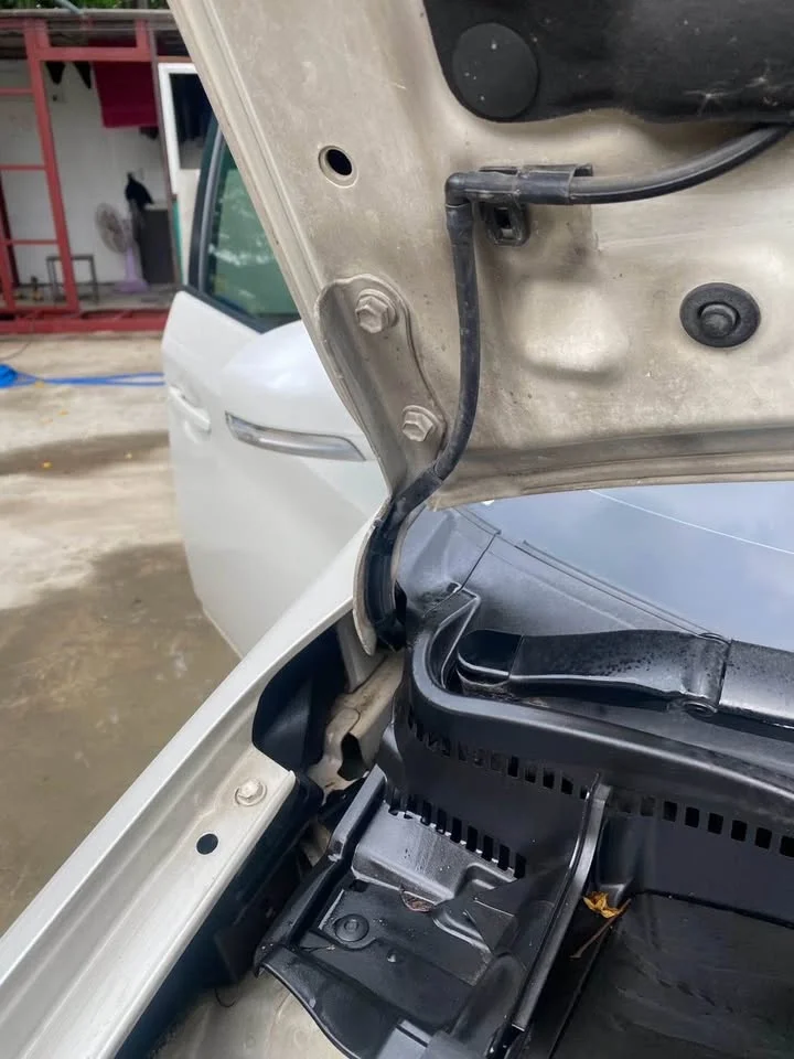 2011 Toyota Prius III 2