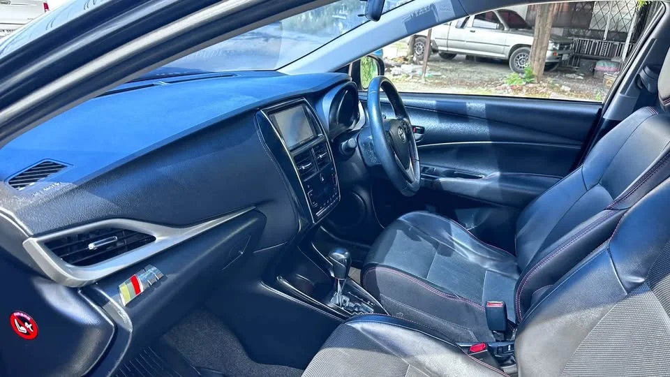2019 Toyota Yaris ATIV III 2