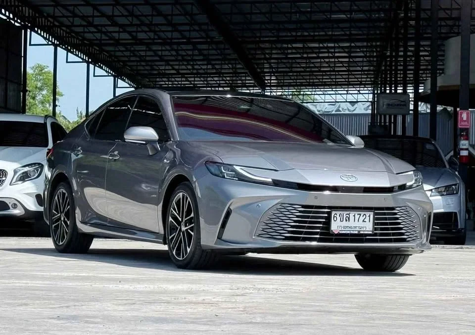 2025 Toyota Camry VIII (XV70) 2