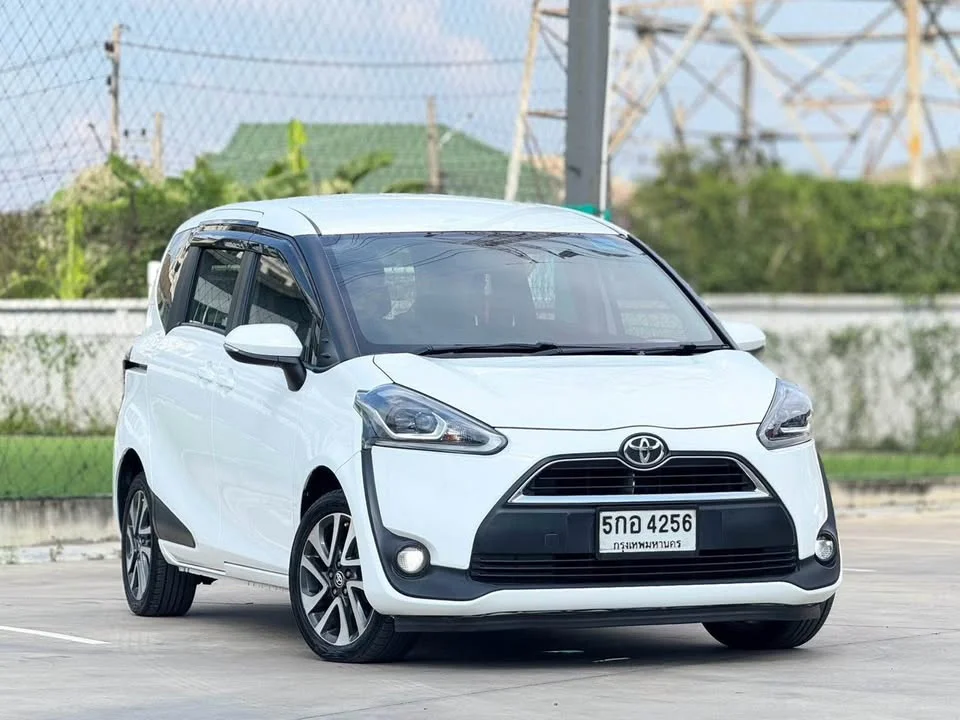 2016 Toyota Sienta II 2